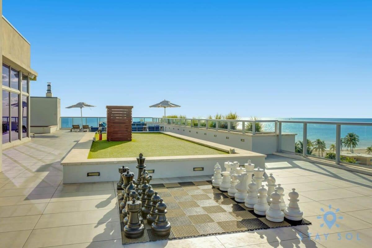 Apartment With Bay View Balcony - Pool - Up To 6 - Gym Hollywood Exterior photo