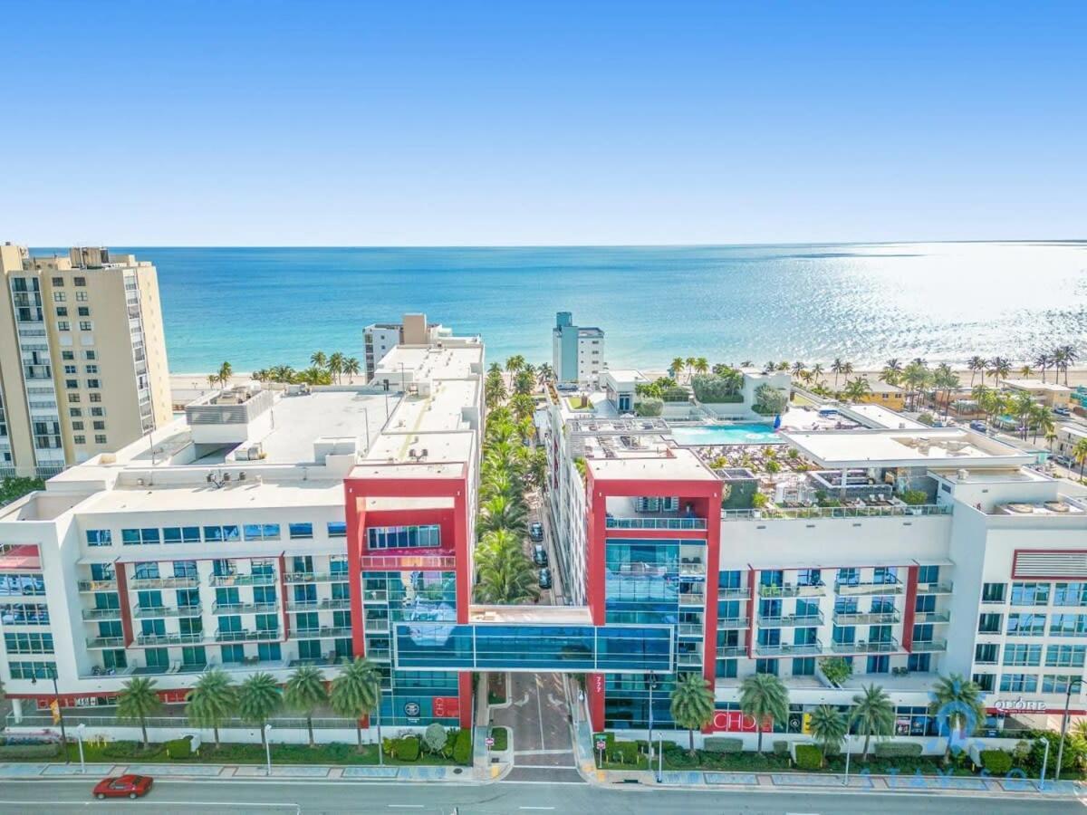 Apartment With Bay View Balcony - Pool - Up To 6 - Gym Hollywood Exterior photo