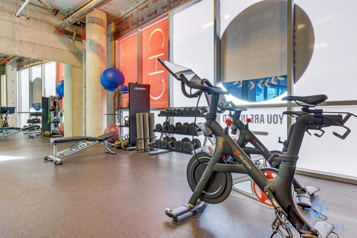Apartment With Bay View Balcony - Pool - Up To 6 - Gym Hollywood Exterior photo