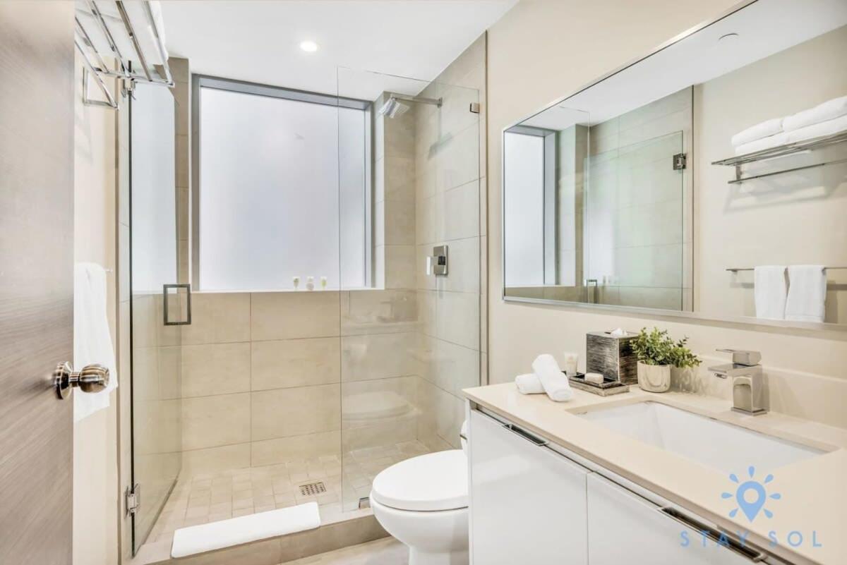 Apartment With Bay View Balcony - Pool - Up To 6 - Gym Hollywood Exterior photo