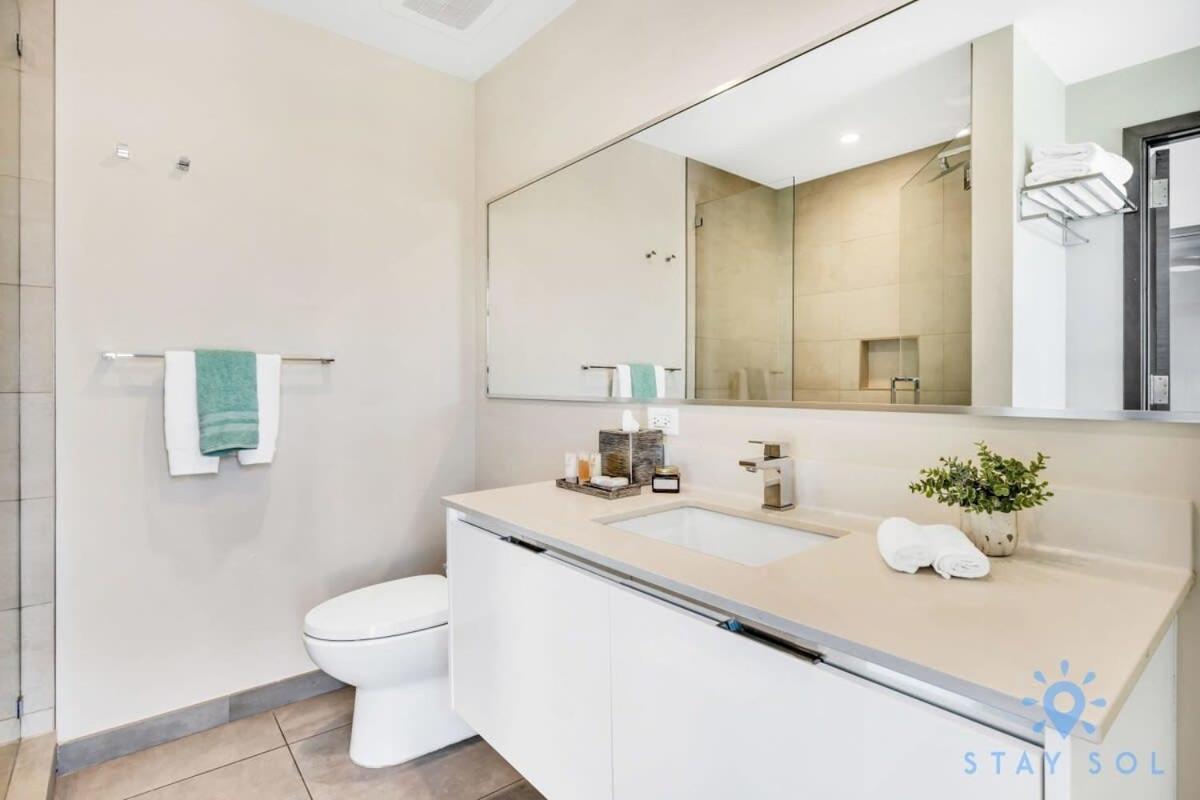 Apartment With Bay View Balcony - Pool - Up To 6 - Gym Hollywood Exterior photo