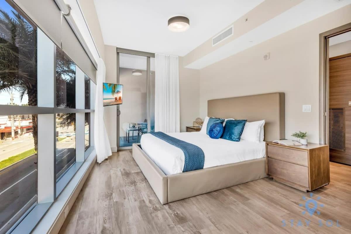 Apartment With Bay View Balcony - Pool - Up To 6 - Gym Hollywood Exterior photo